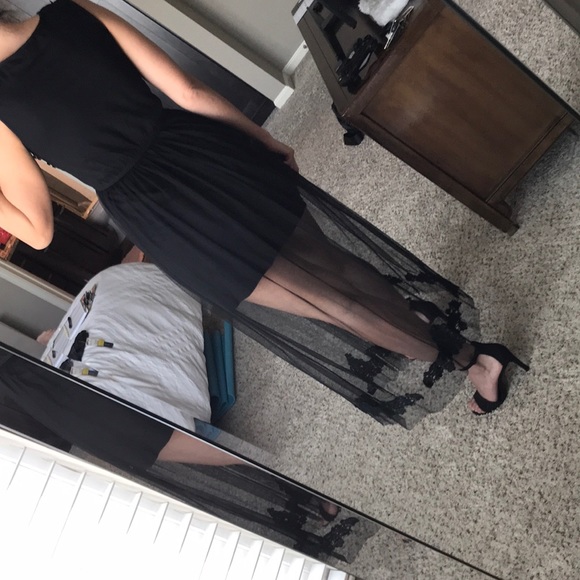 Hearts & Bows Lace Maxi Dress - Picture 5 of 6